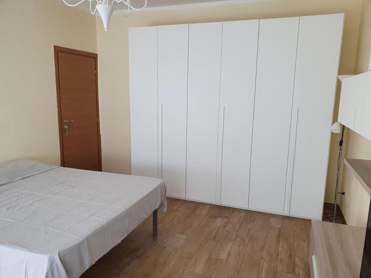 Appartamento De Candia House Rescaldina Esterno foto