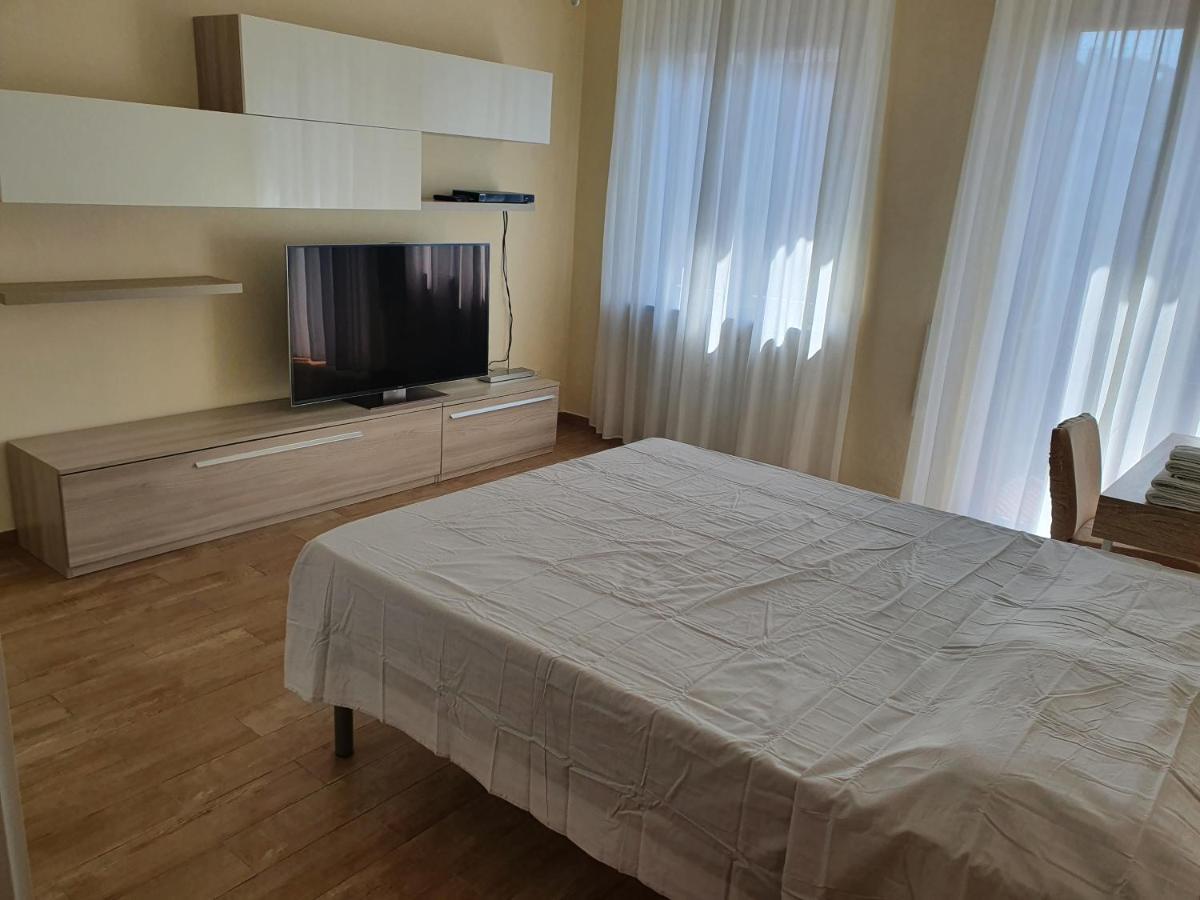 Appartamento De Candia House Rescaldina Esterno foto