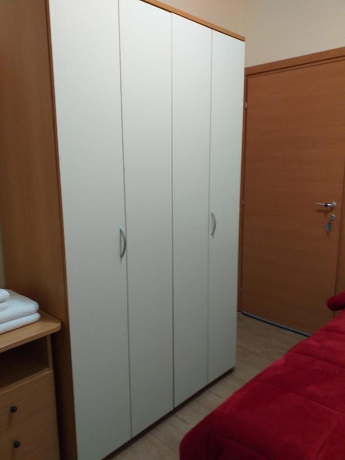Appartamento De Candia House Rescaldina Esterno foto