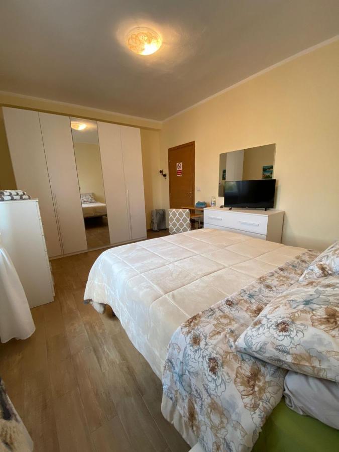 Appartamento De Candia House Rescaldina Esterno foto