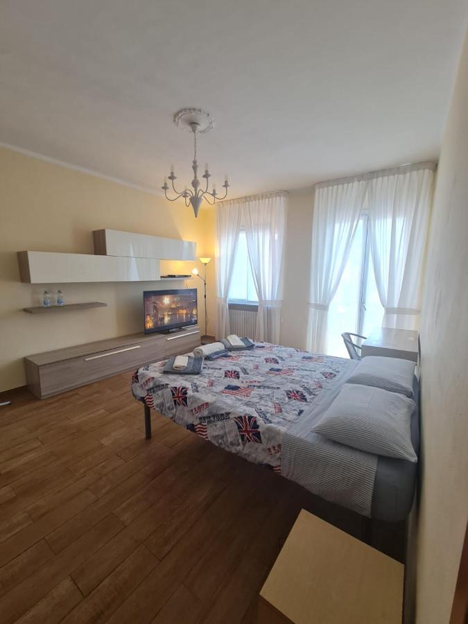 Appartamento De Candia House Rescaldina Esterno foto