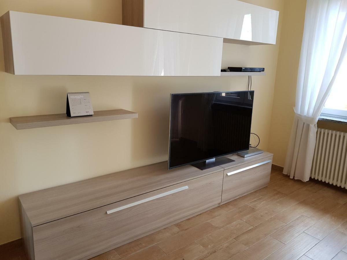 Appartamento De Candia House Rescaldina Esterno foto